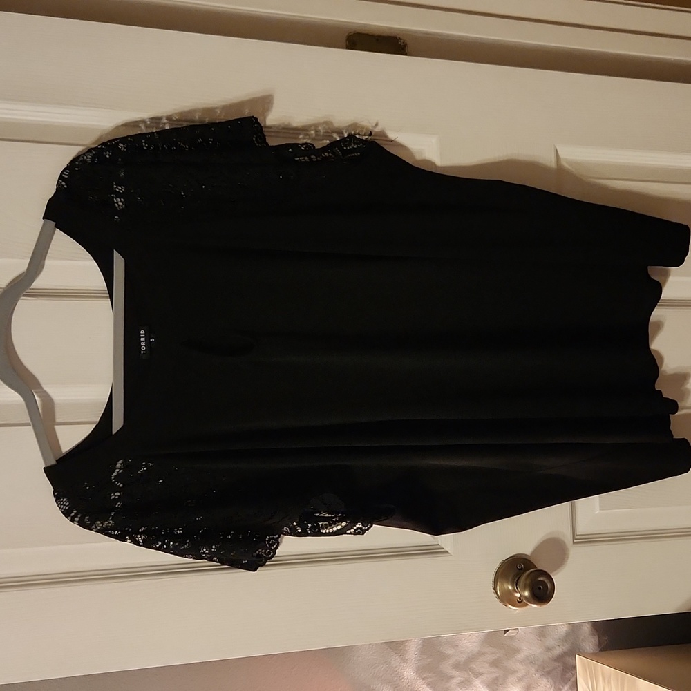 EUC Torrid top